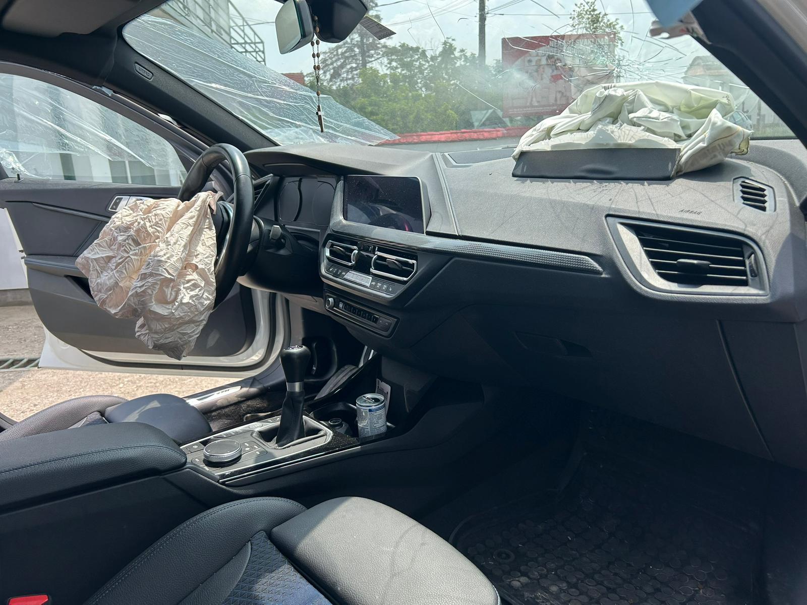 BMW 1 118i 2019 - reparacija 3
