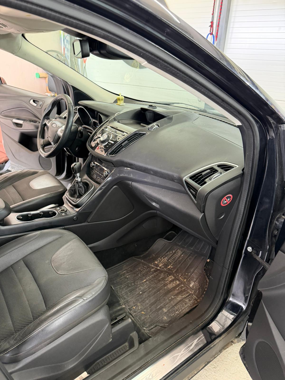 Ford Kuga 2013 - reparacija 2